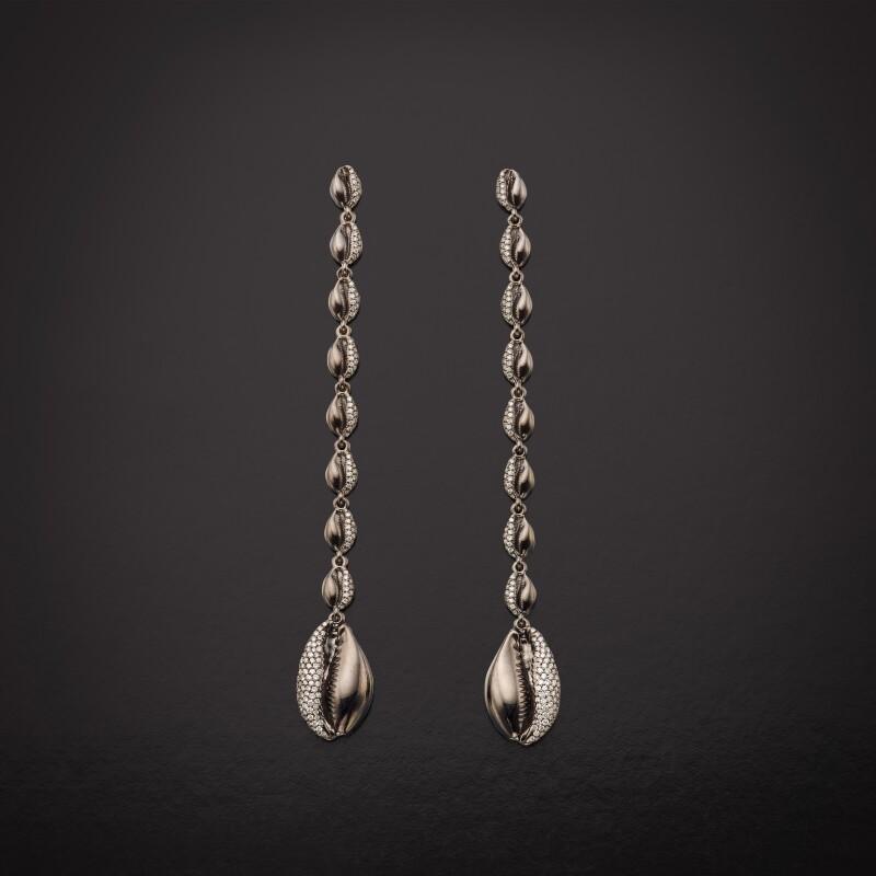 Le Cauri Endiamanté Diamond Pendant Earrings earrings ALMASIKA 
