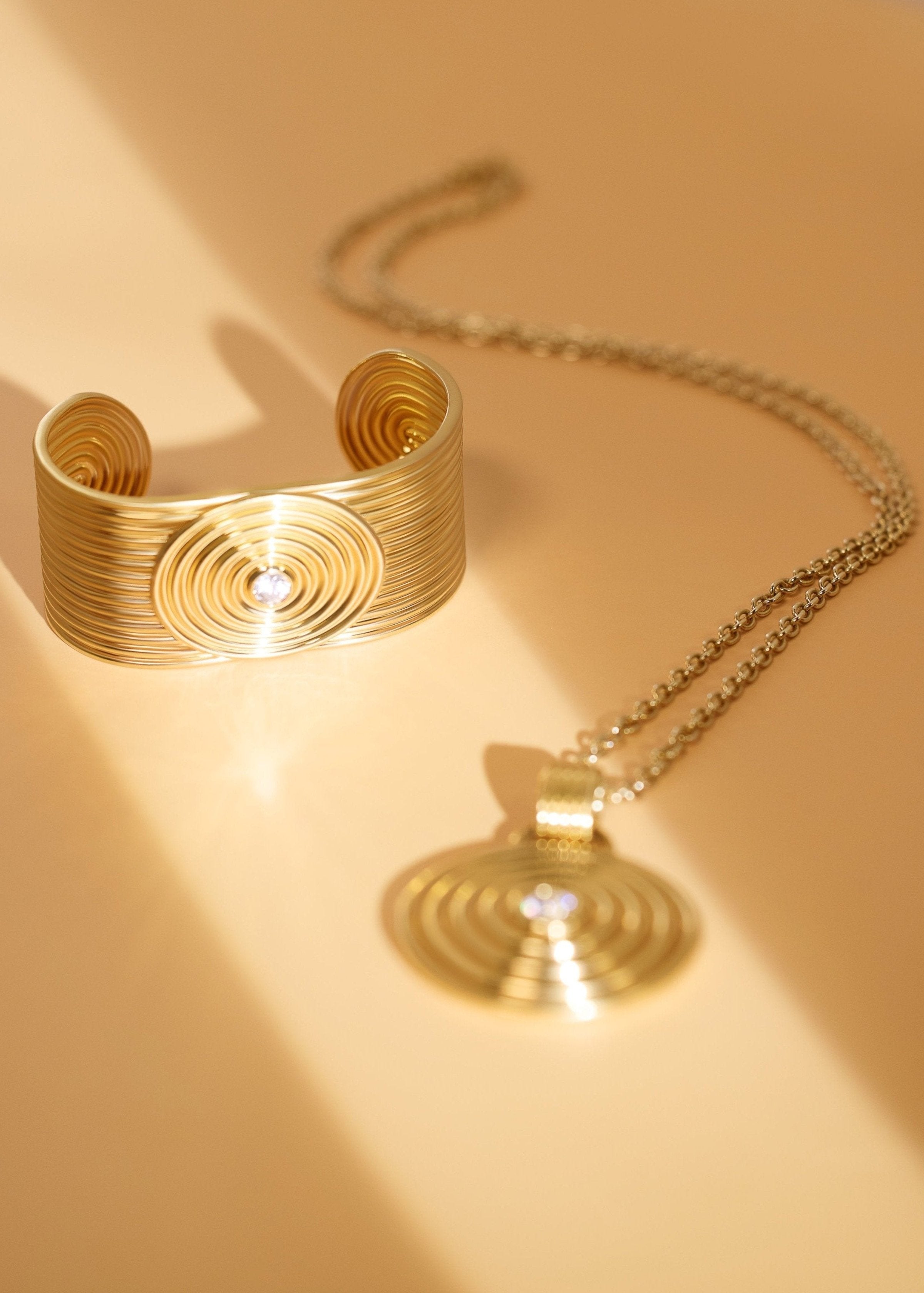 Universum Medallion 23mm | ALMASIKA