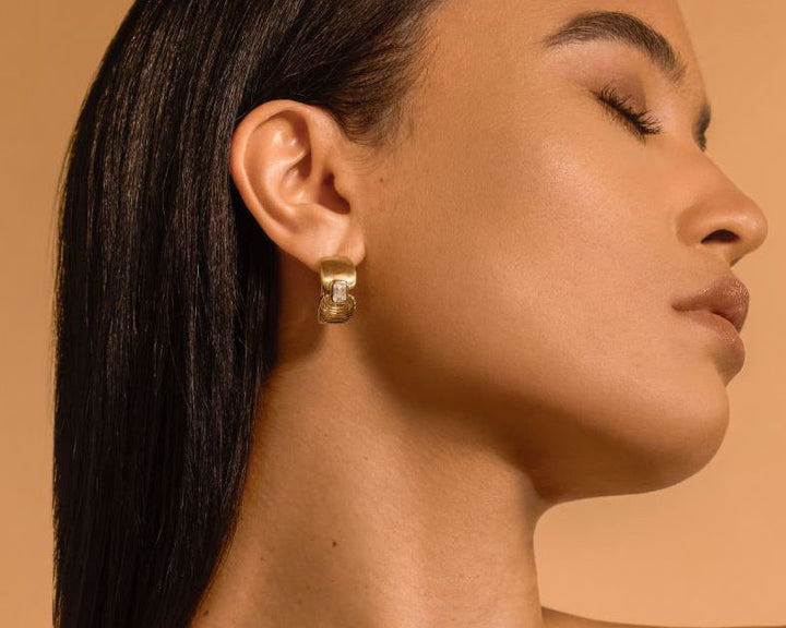 Adiré 18k Huggies earrings ALMASIKA 