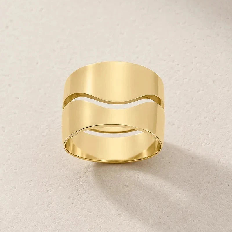 Berceau Yellow Gold Interlocking Rings Ring Berceau 