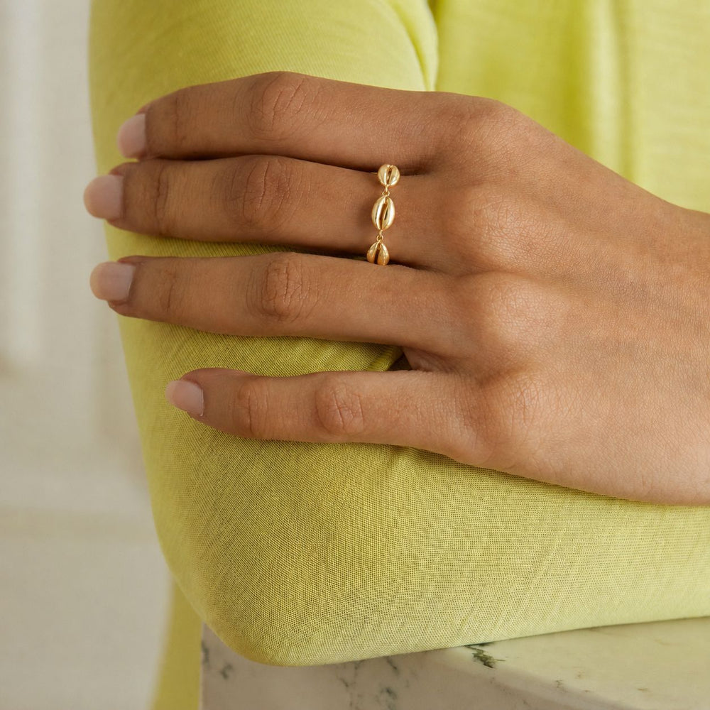 Le Cauri Endiamanté Gold Triple Shell Band Ring Ring Le Cauri Endiamanté 