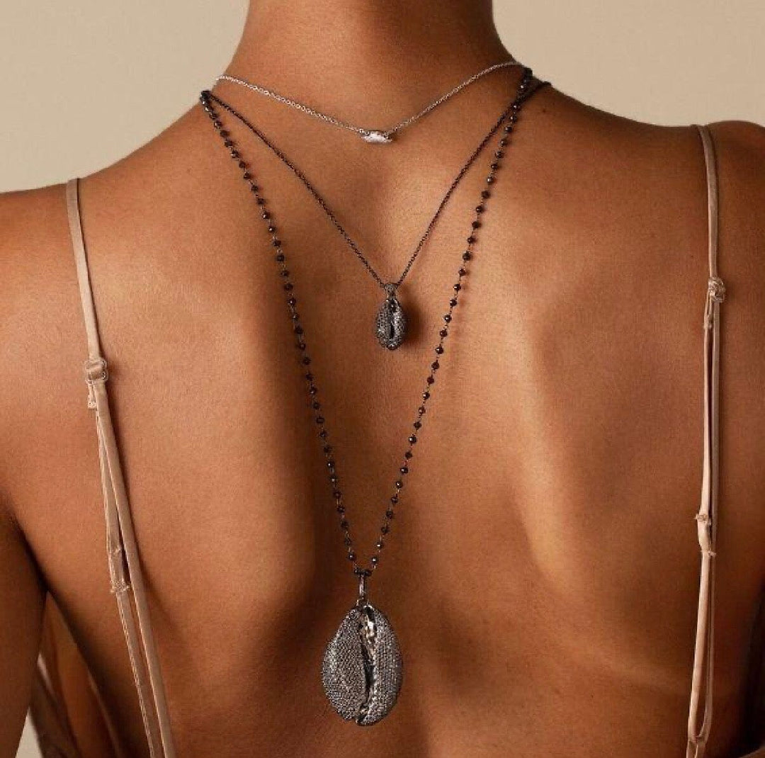 Le Cauri Endiamanté Pavé Black Gold Grand Cauri Necklace Necklace Le Cauri Endiamanté 