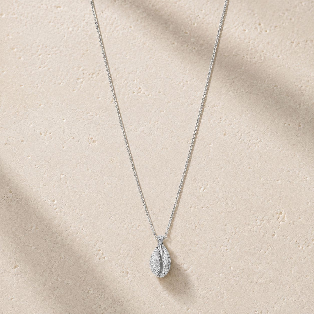 Le Cauri Endiamanté Pavé White Gold Le Grand Cauri Necklace Necklace Le Cauri Endiamanté 