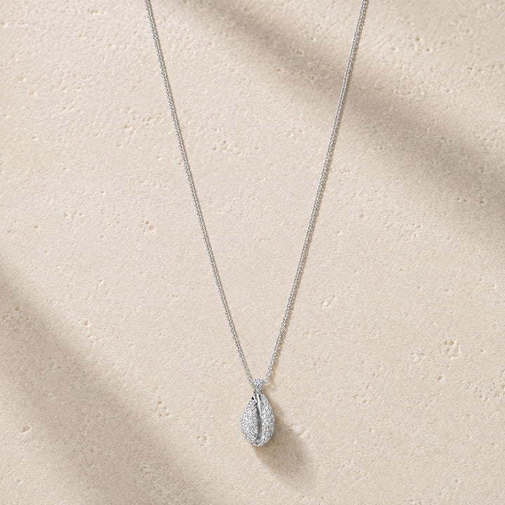 Le Cauri Endiamanté Pavé White Gold Le Grand Cauri Necklace Necklace Le Cauri Endiamanté 