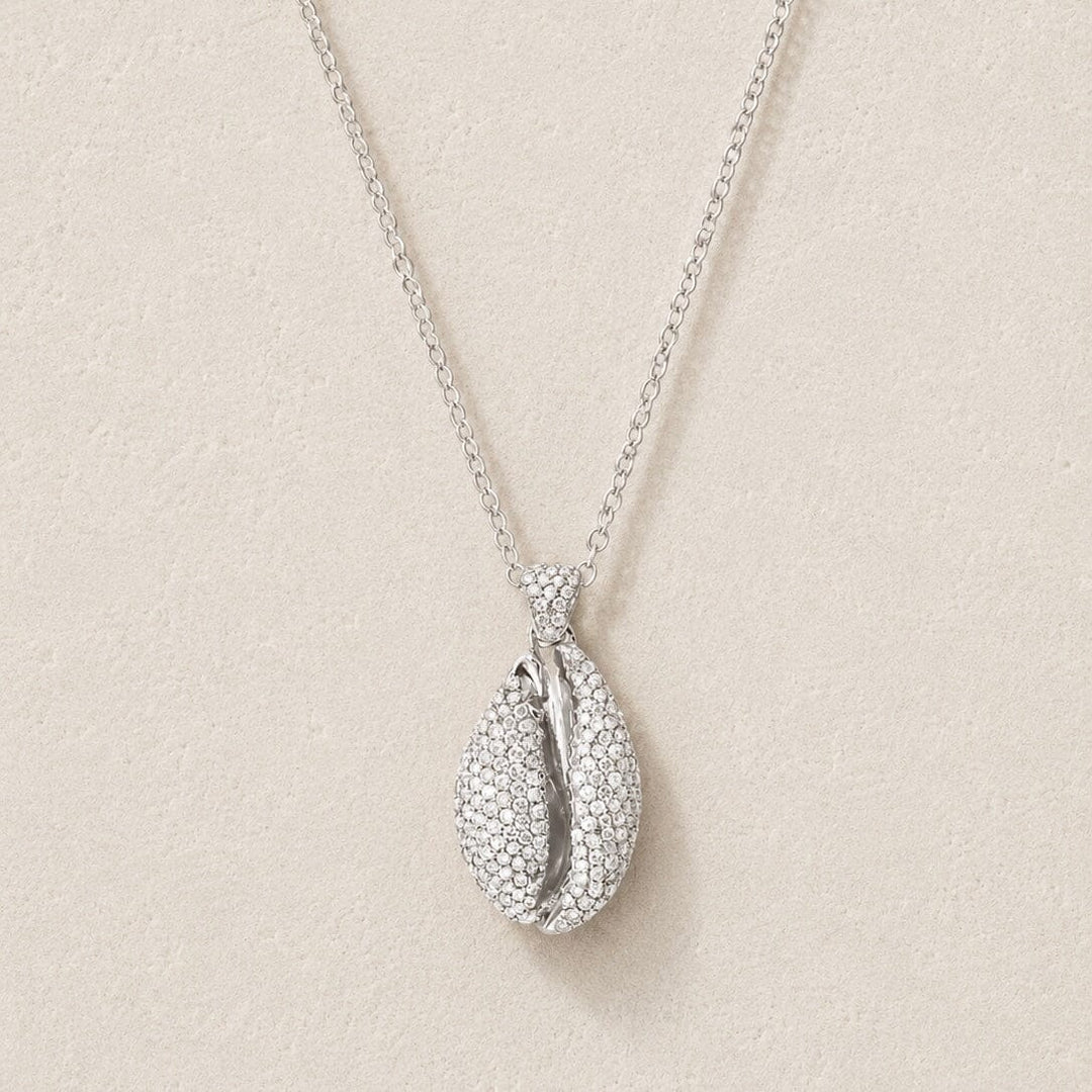 Le Cauri Endiamanté Pavé White Gold Le Grand Cauri Necklace Necklace Le Cauri Endiamanté 