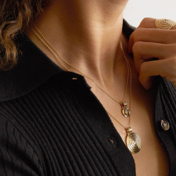 Veni Diamond Petite Medallion Necklace Necklace Sagesse 